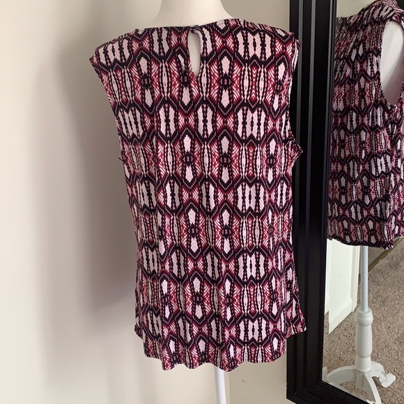 Sleeveless draped blouse - Picture 6 of 7